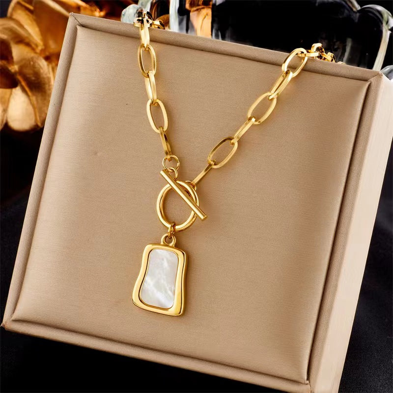 14″ Gold Paperclip Chain Necklace with Front Toggle Closure & Mother of Pearl-Style Pendant