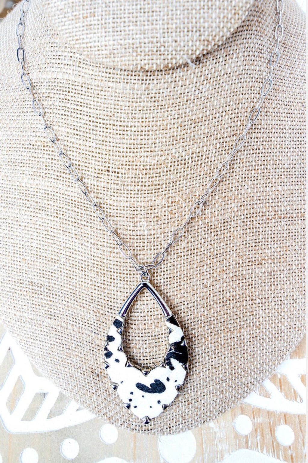 24″ Long Silver Paperclip Chain Necklace with Cowhide-Style Pendant + 3″ Extender